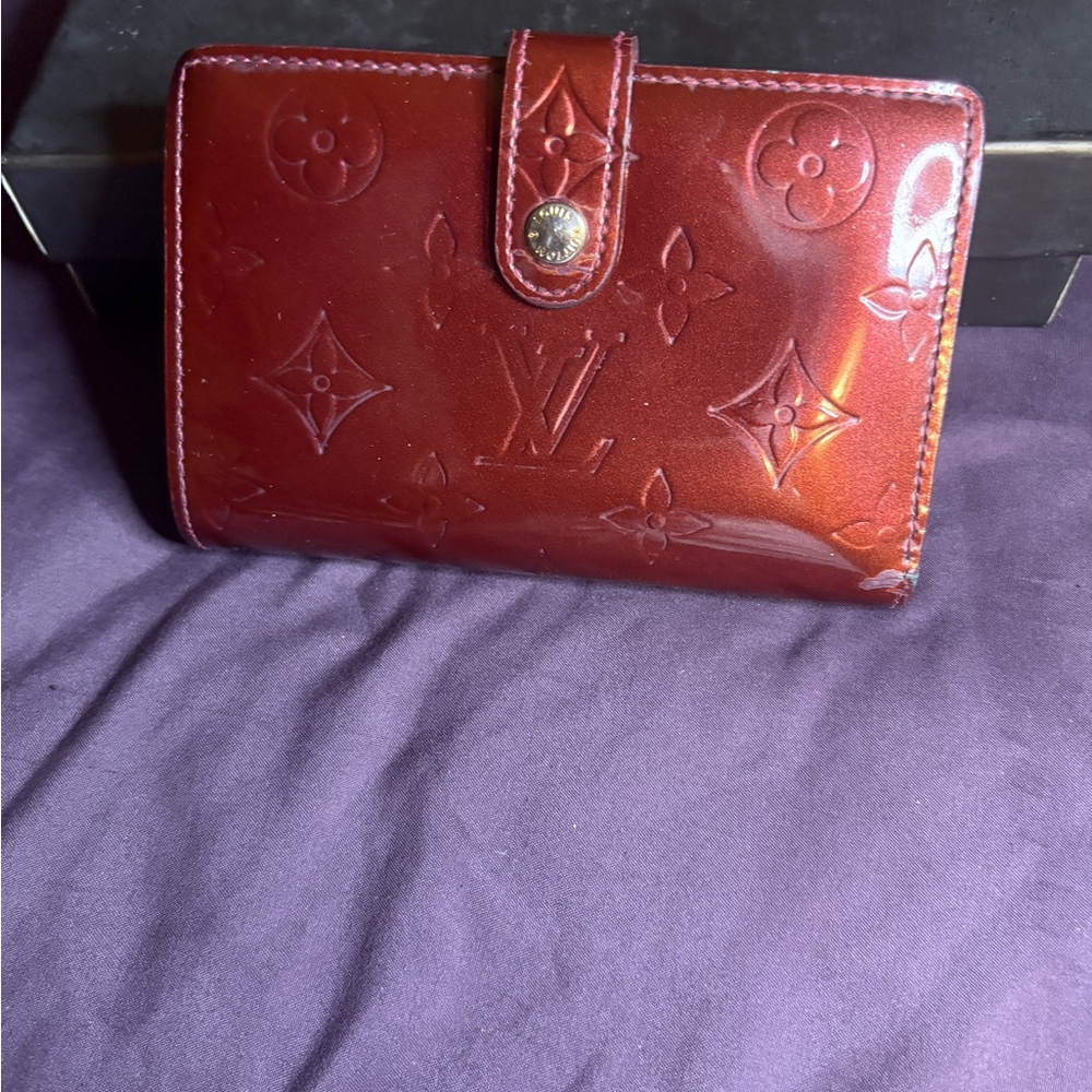 Louis Vuitton Vernis burgundy, small billfold gold hardware.